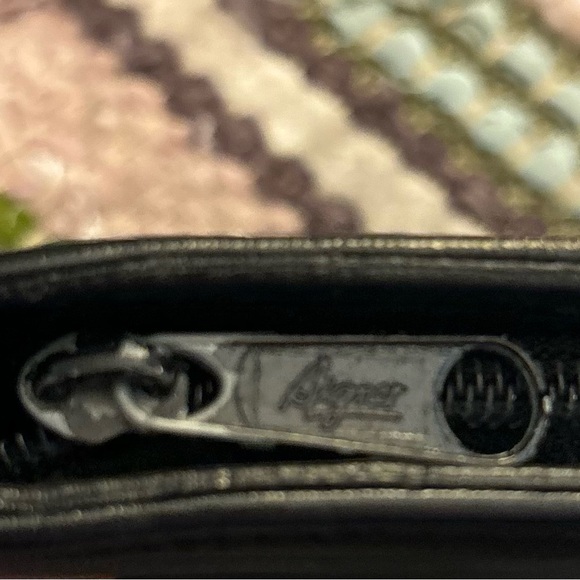 Aigner Vintage Dark Navy Clutch with Shoulder‎ Strap Medallion Womens Handbag - Picture 4 of 8